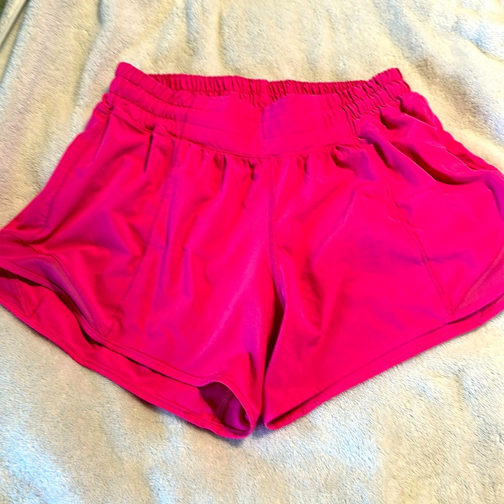 Lululemon hotty hot shorts size 6 pink